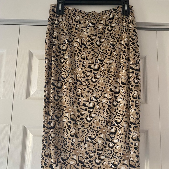 Vince Camuto Animal print skirt - Picture 2 of 2